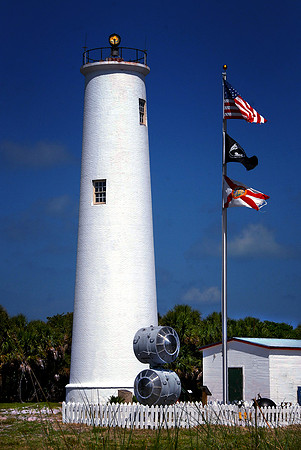 egmont key lighthouse vertical exterior 001 small