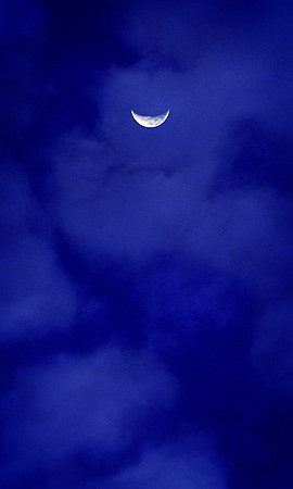 CRESCENT MOON 003
